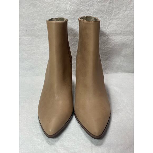 Elegant Tan Ankle Boots - Picture 3 of 9